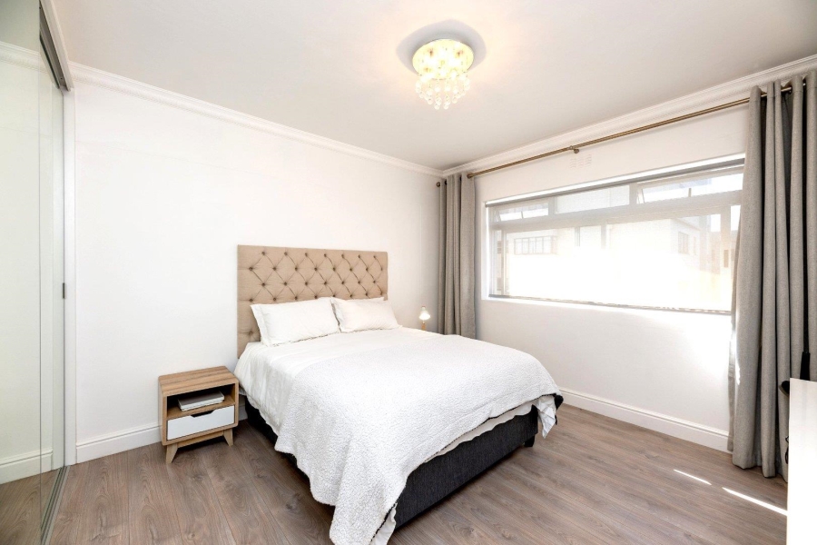 2 Bedroom Property for Sale in Sea Point Western Cape